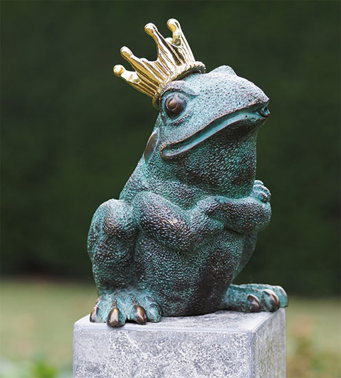 Gartenskulptur / Wasserspeier "Froschkönig", Bronze
