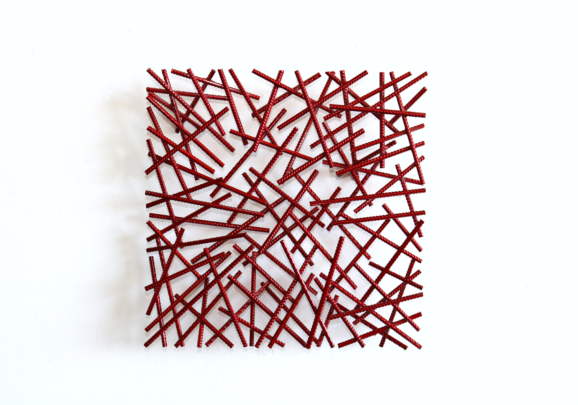 Christine Liebich: Wandobjekt ‚Maze Cherry Chrome‘ (2024) (Unikat)