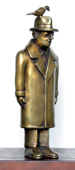 Skulptur "Der Mann mit dem Vogel", Bronze von Siegfried Neuenhausen
