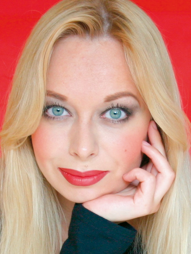 Porträt der Künstlerin Ekaterina Moré Porträt der Künstlerin Ekaterina Moré