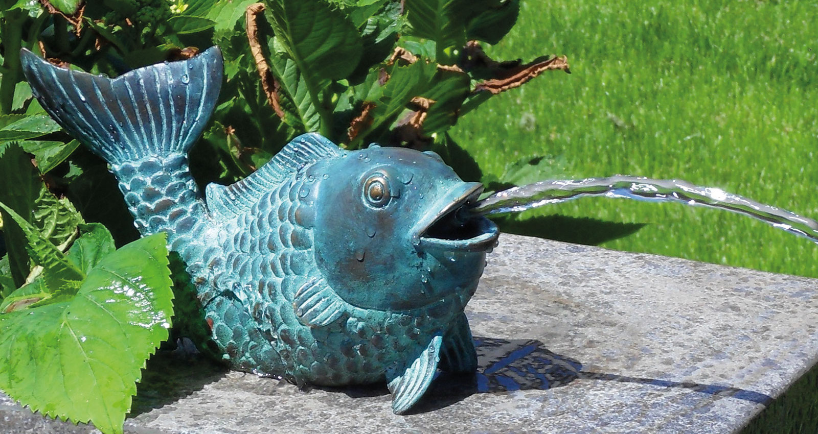 Powershop11 Wasserspeier Fisch grau-blau mit Pumpe 24,5 cm lang kpl 
