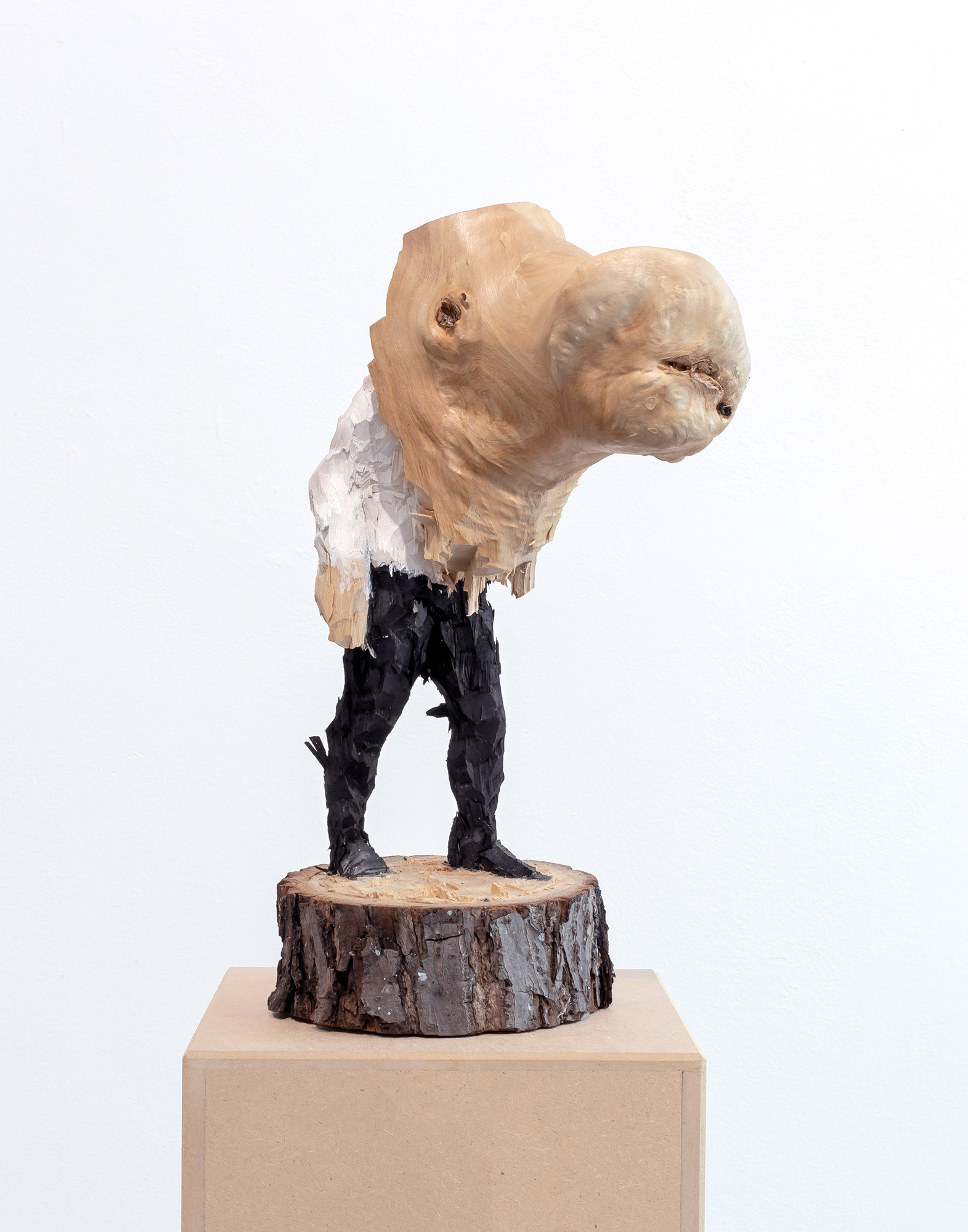Skulptur "Ohne Titel" (2020), Holz von Edvardas Racevicius