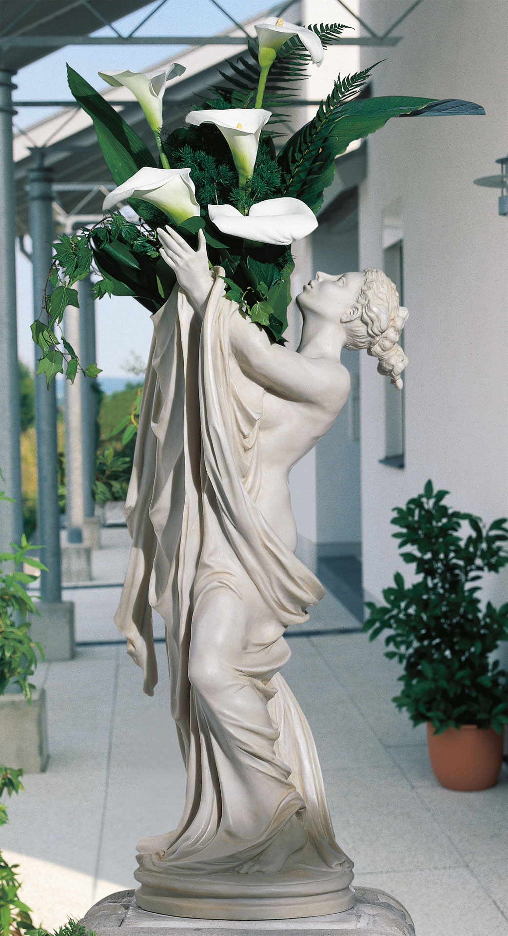 Statuette "Göttin Flora" (mit Vaseneinsatz), Version in Kunstmarmor
