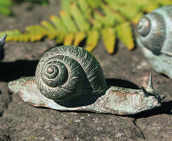 Garden sculpture "Snail Paavo", bronze