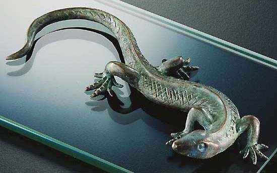 Art Déco Bronze Tiere Eidechse Echse Reptil Statue Figur Mit Obsidian Ständer 