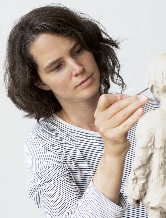 Die Bildhauerin und Designerin Valerie Otte Porträt der Künstlerin Valerie Otte