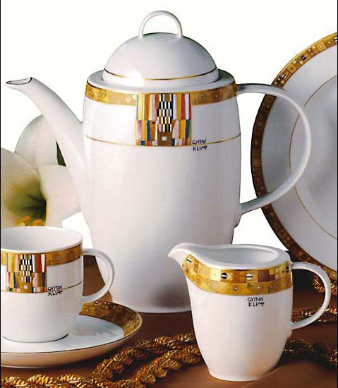 Gustav Klimt: Kaffeekanne 'Stoclet-Fries', Porzellan mit Golddekor