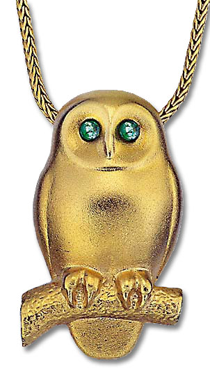 Christiane Wendt: Collier ‚Smaragd-Eule‘, Version vergoldet, Schmuck