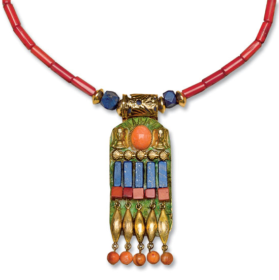 Petra Waszak: Collier ‚Korallen-Pektoral‘, Schmuck