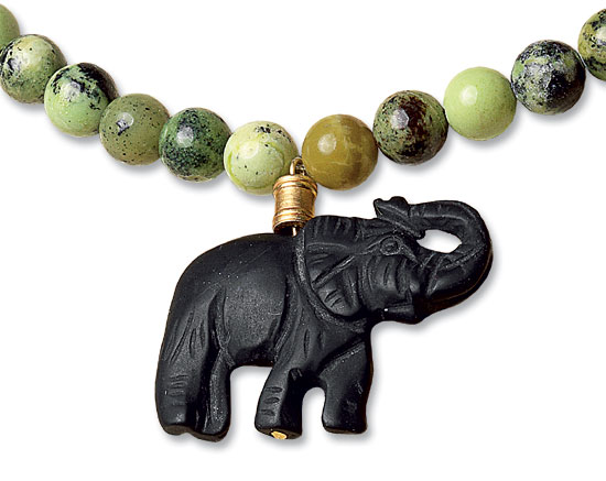 Petra Waszak: Perlencollier ‚Afrikanischer Elefant‘, Schmuck