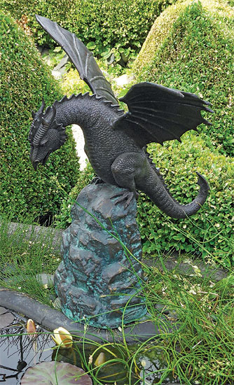 Gartenskulptur “Felsendrache” aus Bronze