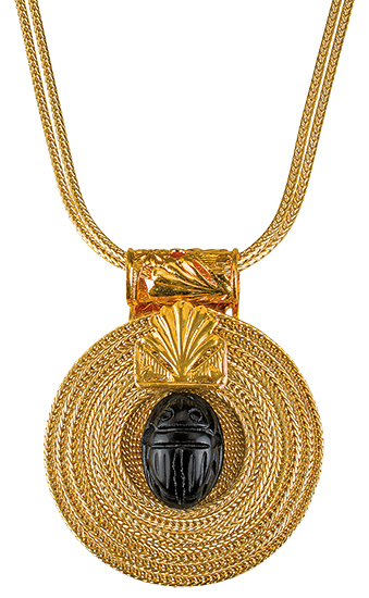 Petra Waszak: Collier ‚Sonnenrad mit Onyx-Skarabäus‘, Schmuck