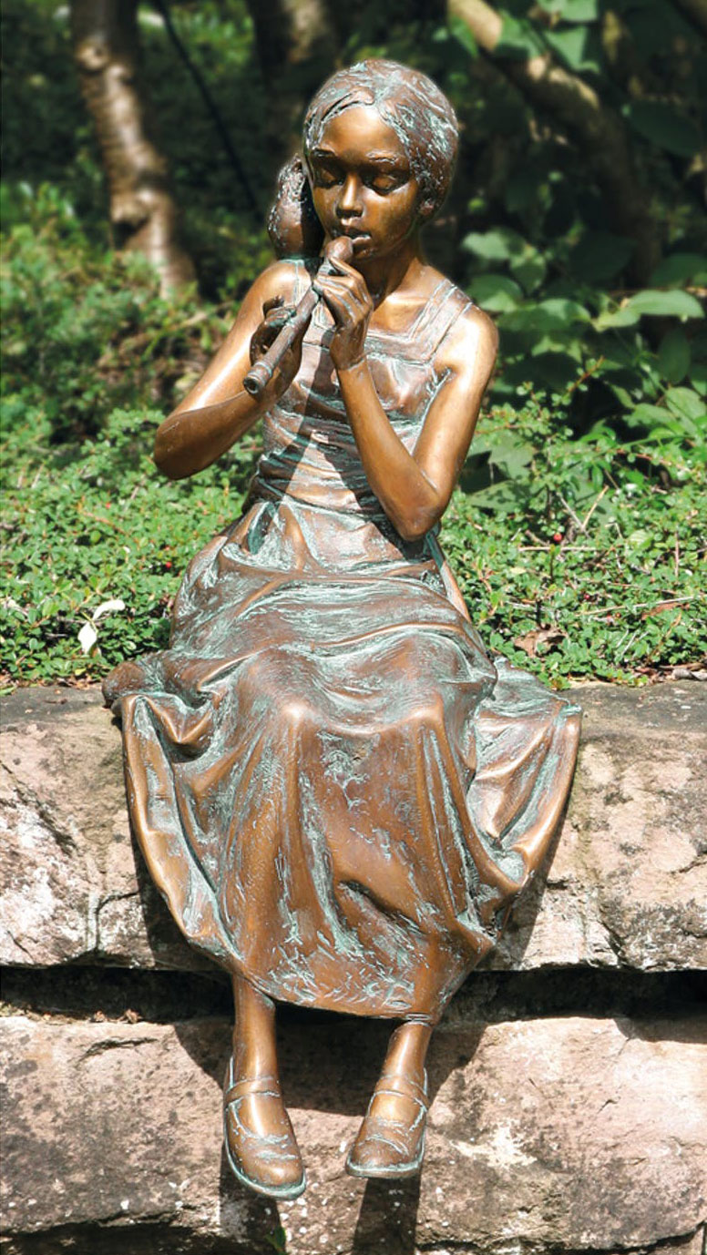 Pawel Andryszewski: Gartenskulptur ‚Mädchen mit Flöte‘, Bronze