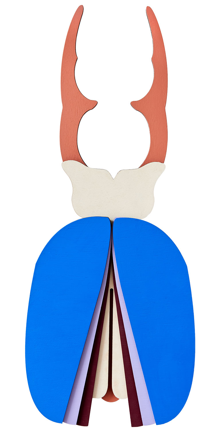 Atelier Toit: 3D-Wandobjekt ‚Crowned Beetle, Royal Blue‘, Holz