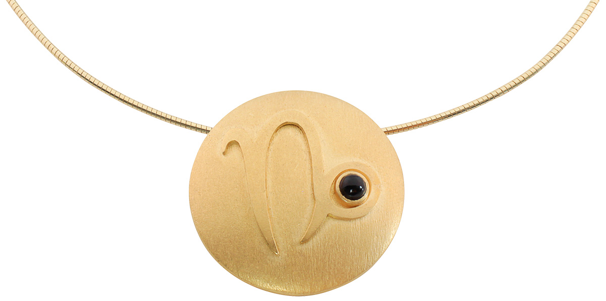 Petra Waszak: Sternzeichen-Collier ‚Steinbock‘ (22.12.-20.01.) mit Glücksstein Onyx, Schmuck