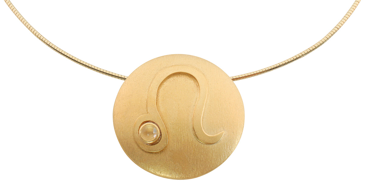 Petra Waszak: Sternzeichen-Collier ‚Löwe‘ (23.07.-23.08.) mit Glücksstein Bergkristall, Schmuck