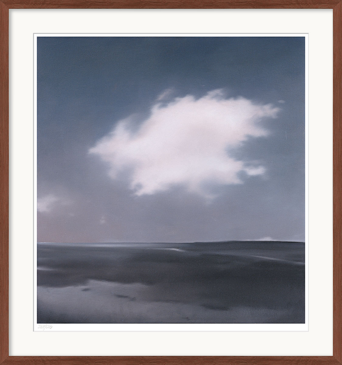 Gerhard Richter: Bild ‚Landschaft mit Wolke‘ (1969), Version dunkelbraun gerahmt