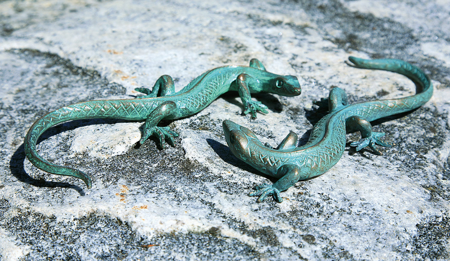 Sæt af 2 haveskulpturer "Lizard", bronze