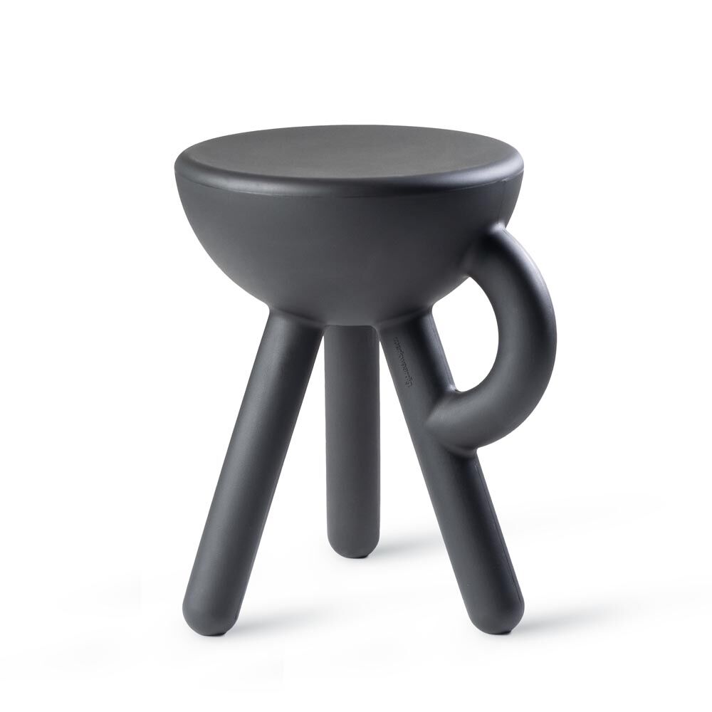 Tavolino "Tubby Stool oceanblack" (per uso interno ed esterno) – progettato da Gerard de Hoop di  Werkwaardig