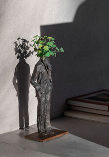 Socha "Herbář I - Květina", bronz od Raffaella Benetti