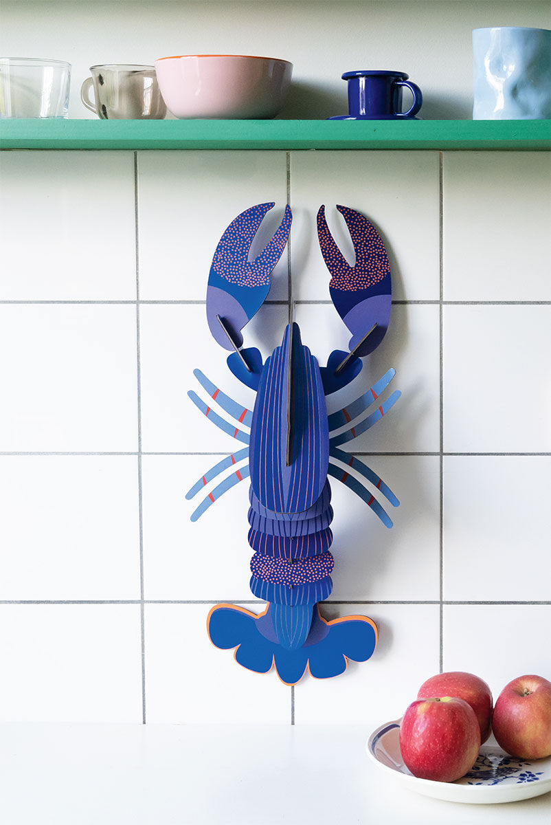 3D wall object "Lapis Blue Lobster" made of recycled cardboard, DIY by studio ROOF