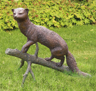 Gartenskulptur "Steinmarder auf Baumstamm", Bronze