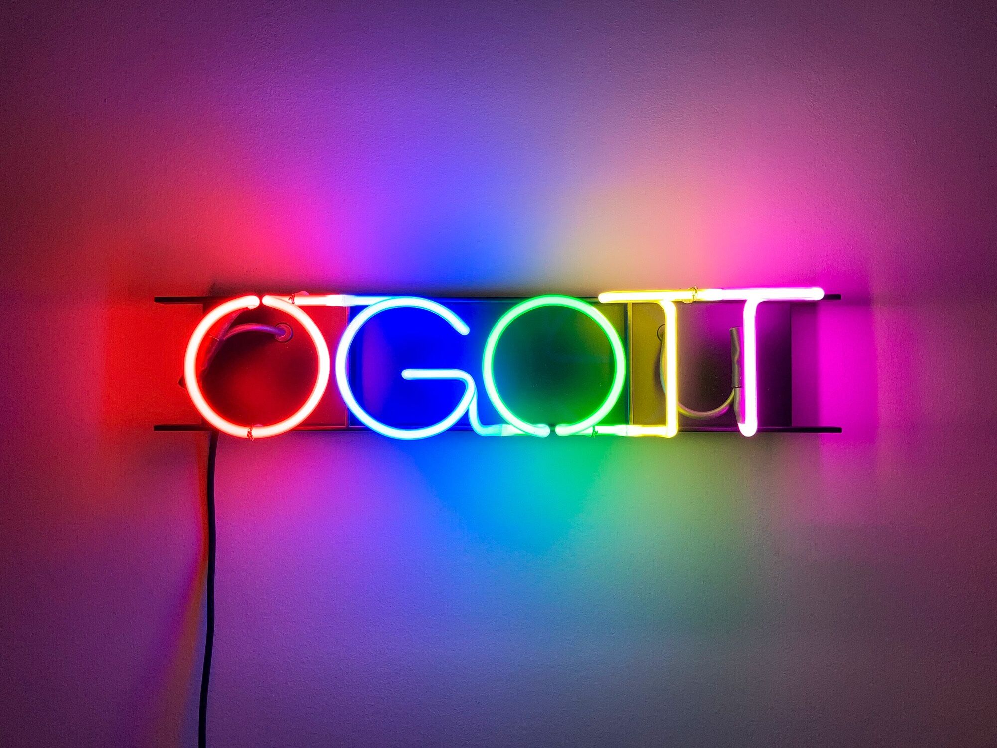 Skulptur "OGOTT (multicolor)" (2025) von Albert Hien