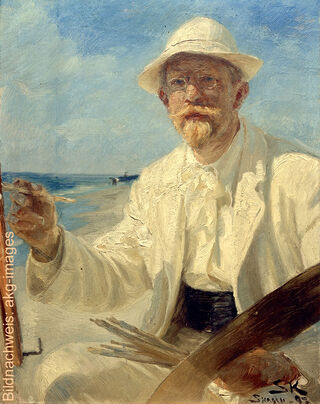 Selbstporträt des Malers Peder Severin Krøyer in weißem Anzug und Hut mit Palette am Strand von Skagen.