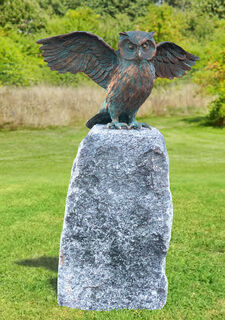 Sculpture de jardin "Hibou aigle" (version avec pierre de granit)