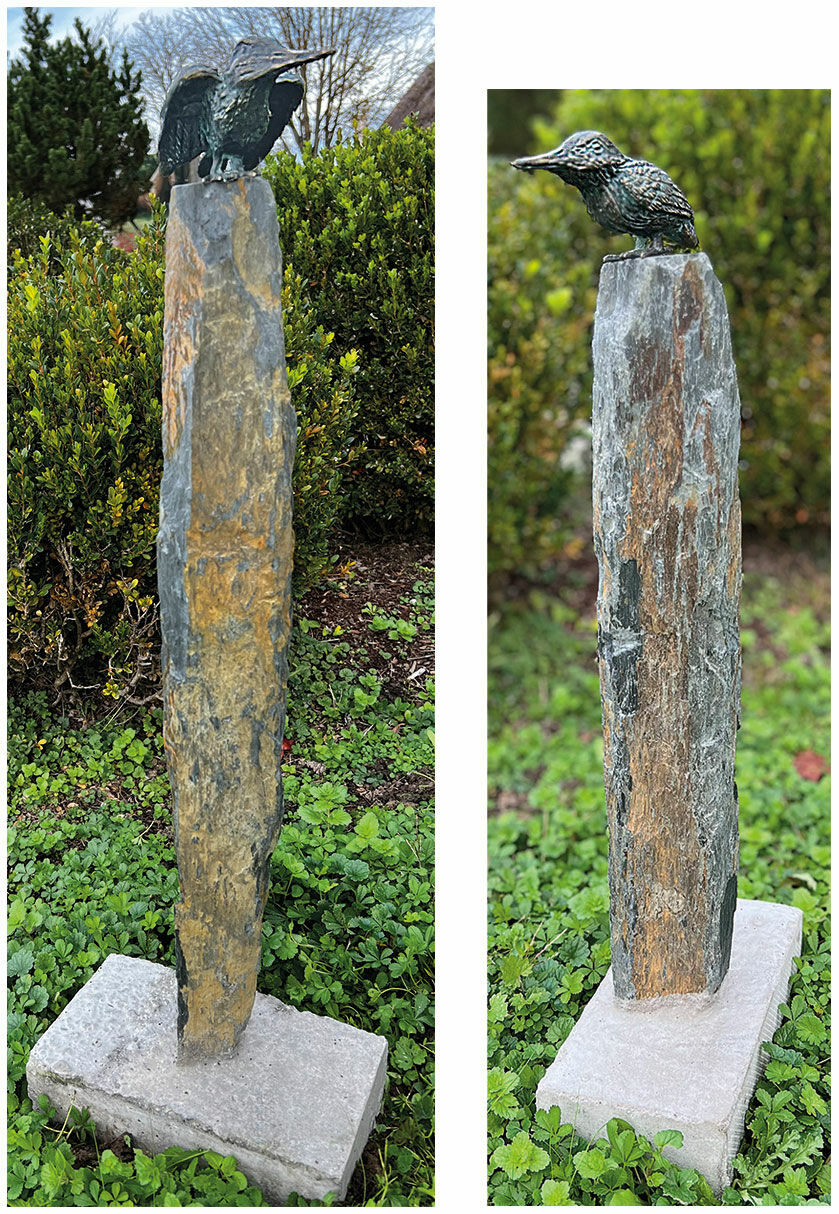 Set of 2 garden steles "Kingfisher on Column"