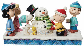 Sculpture "The Peanuts Build a Snowman", cast