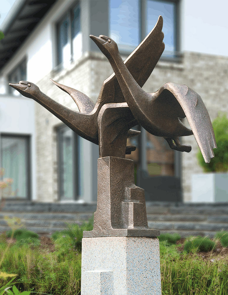 Garden sculpture "Swan Group" (without stone pedestal), bronze by Hans Huschka