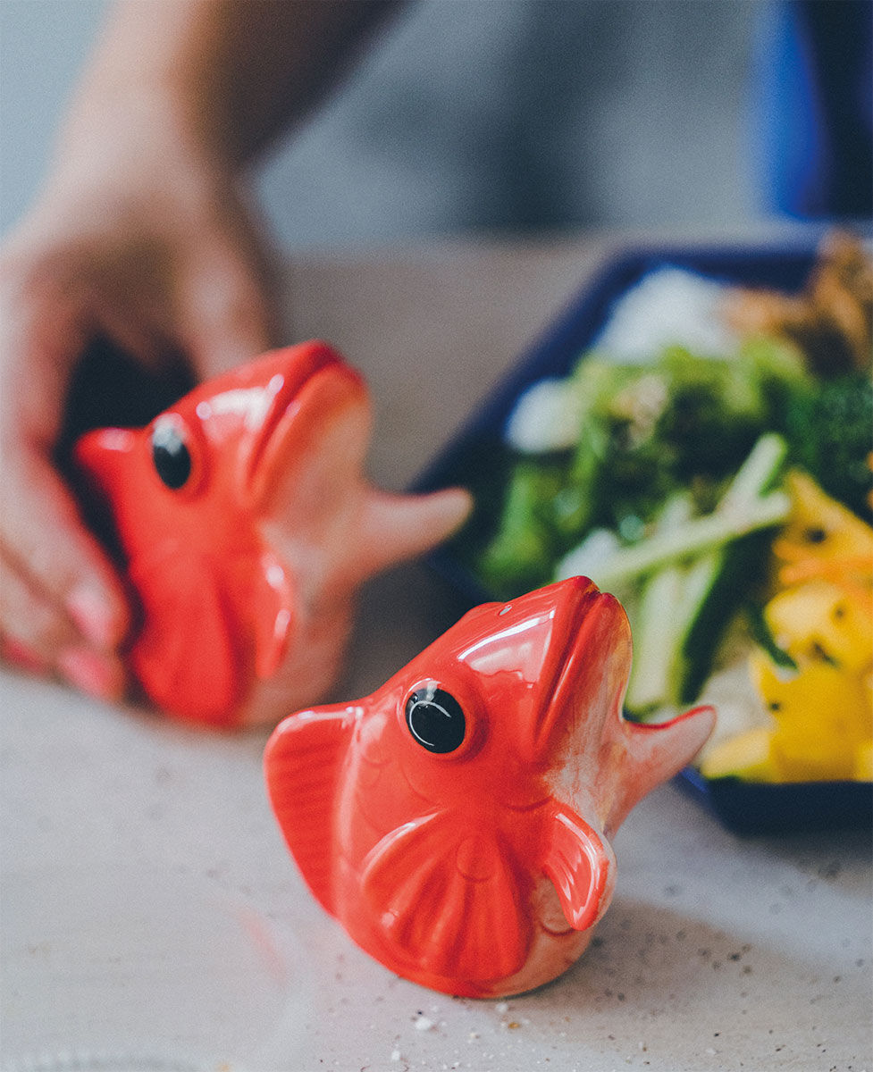Salt and pepper shaker "Fishes for Dishes", ceramic