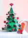 3D-objekt "Christmas Tree Big" (højde 45 cm) lavet af genbrugspap, DIY af studio ROOF