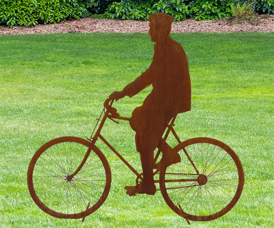 Standbeeld "Max met fiets"