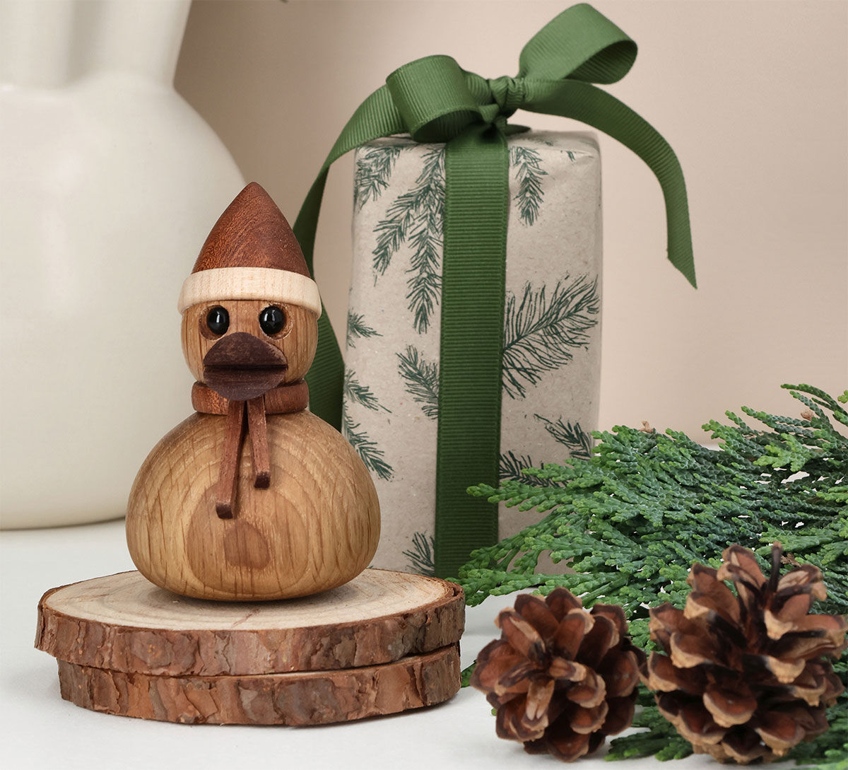 Figura in legno "Duckie Duck" di Spring Copenhagen