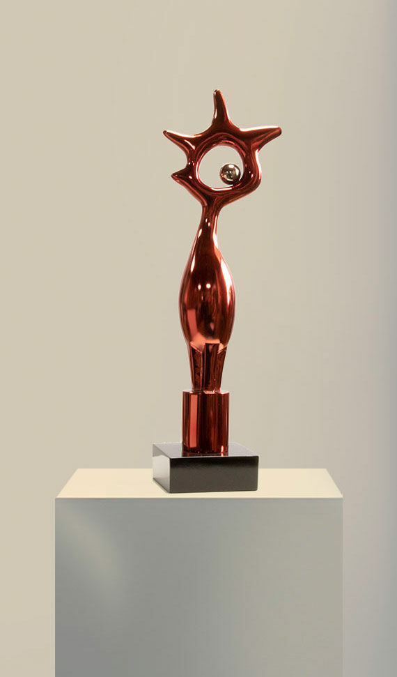 Sculpture "Bird and Star - Red Fire" by Martín Duque