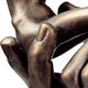Socha "Boží ruka" (1917), bronzová verze od Auguste Rodin