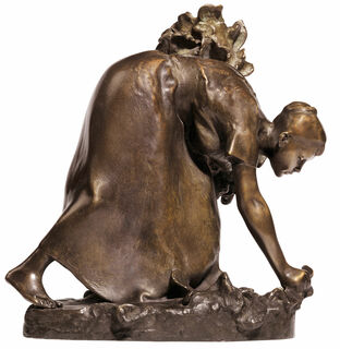 Skulptur "Die Krautpflückerin" (1894), Reduktion in Bronze von Ernst Barlach