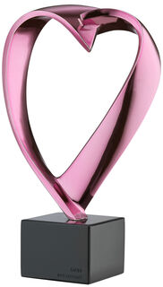 Sculpture "Sweetheart" (2022), cast version, metallic rosé by Pierre-Paul Maillé