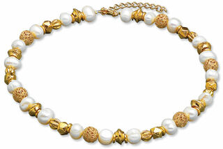 Necklace "Renaissance Pearls" by Petra Waszak