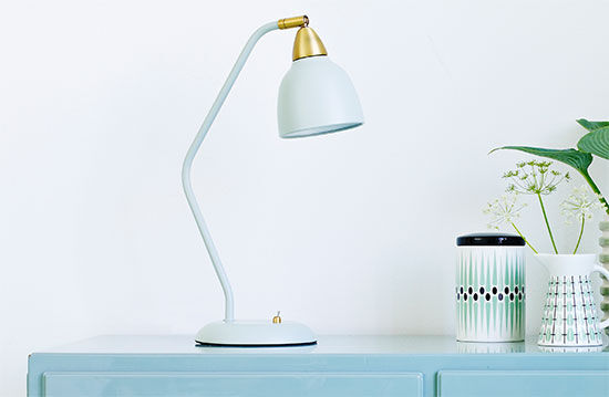 Bordslampa "Urban Whisper White" av Superliving