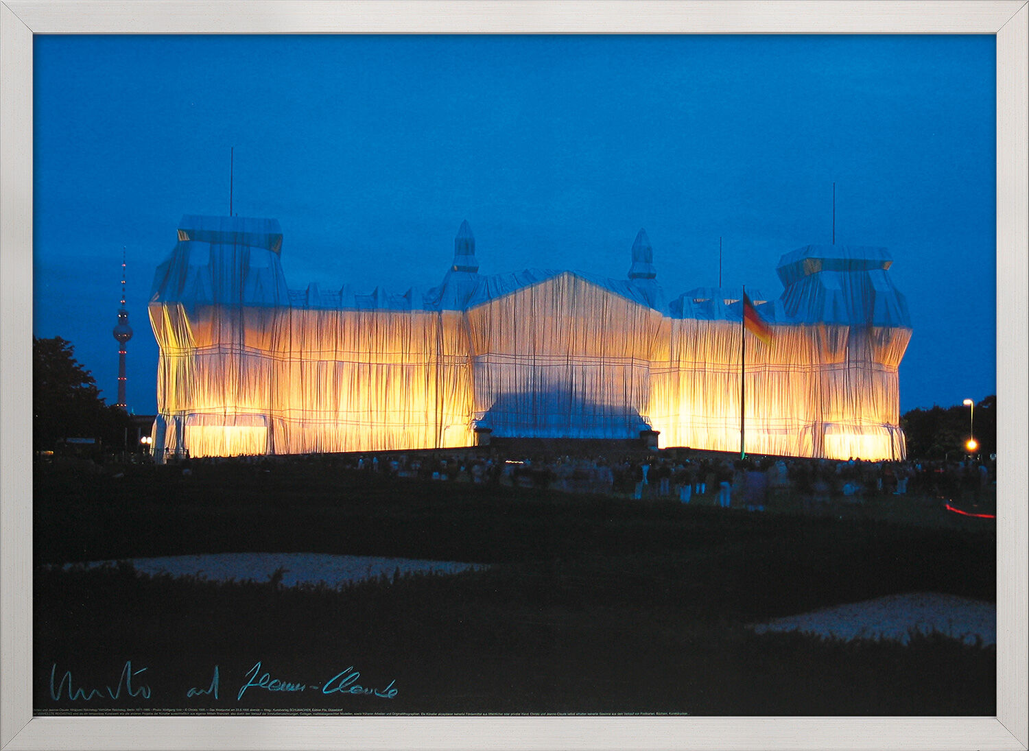 Christo und Jeanne-Claude: Bild "Reichstag Vorderseite nachts", gerahmt von Christo und Jeanne-Claude