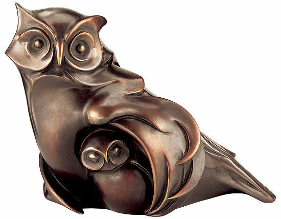 Skulptur "Ugle med fugleunge", bronze von Jochen Bauer