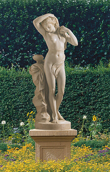 Sculpture de jardin "La baigneuse", marbre artificiel