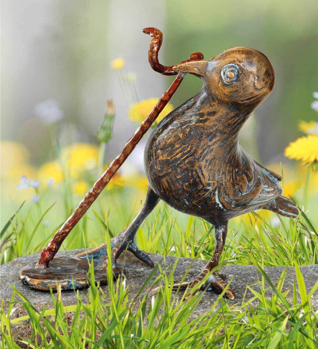 Tuinbeeld "Vogel met worm", brons
