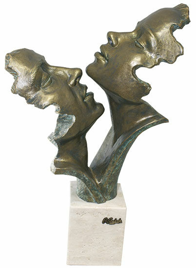 Sculpture "Passion", aspect pierre moulée von Angeles Anglada