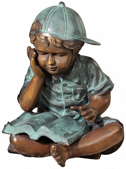 Sculpture de jardin "Reading Boy Cross-legged", bronze