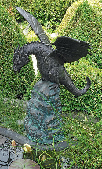 Haveskulptur "Old English Rock Dragon", bronze