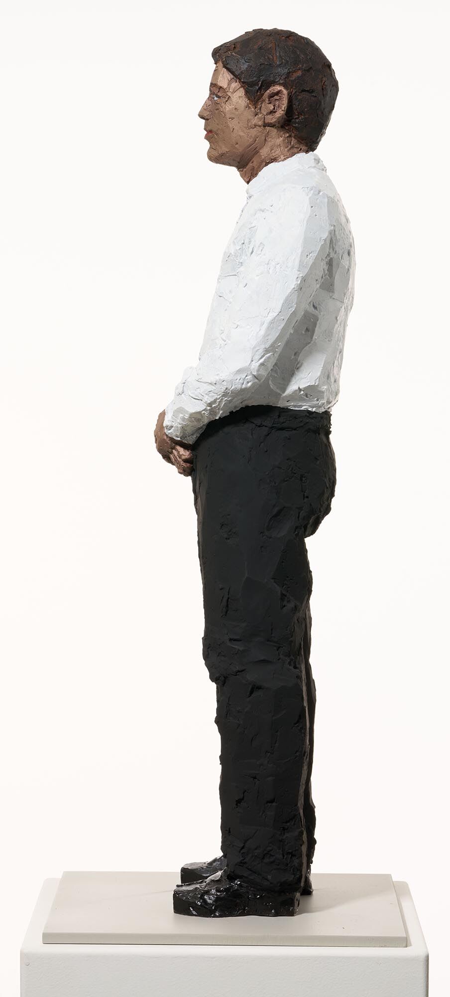 Skulptur "Mann mit weißem Hemd und schwarzer Hose" (2026) von Stephan Balkenhol